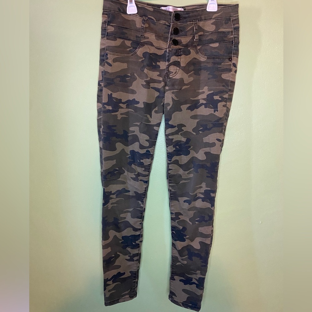 Women’s Camo Jeans
